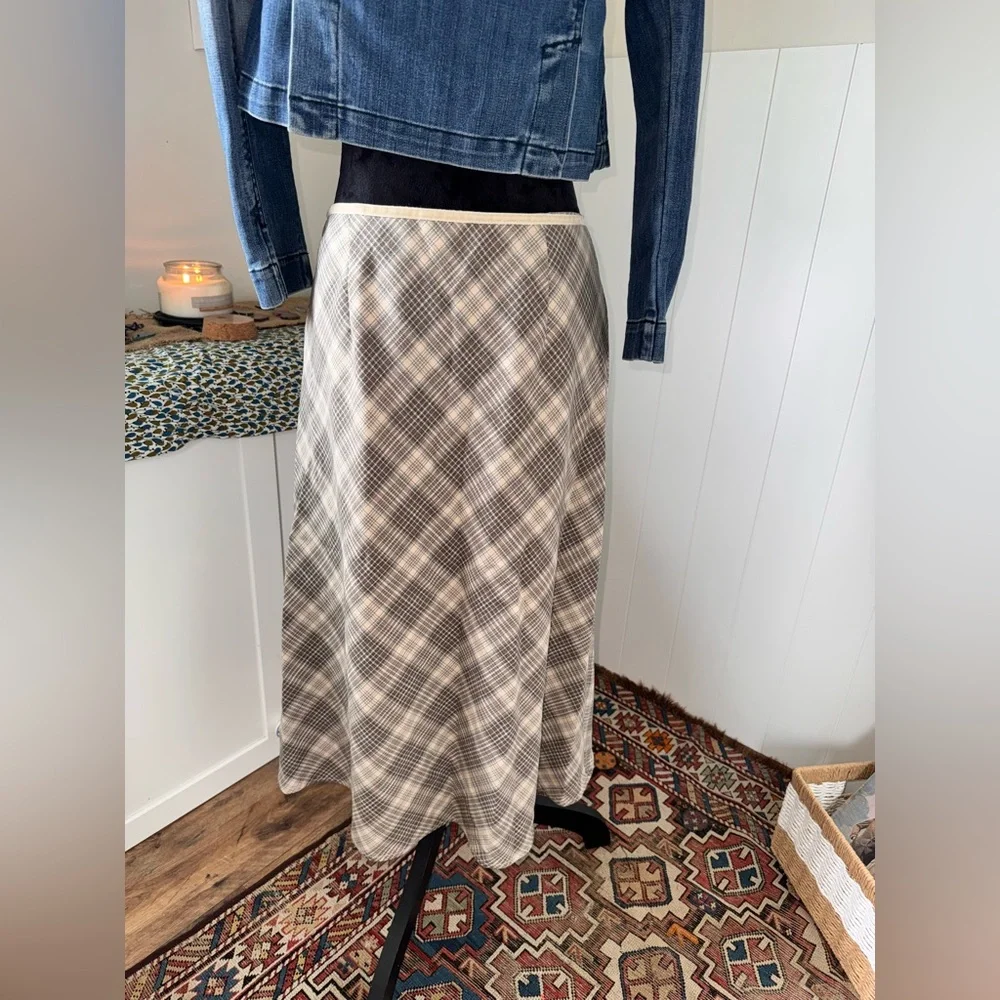 EDDIE BAUER A-Line Flared Knee Length Skirt Wool Skirt Size 4P - Picture 1 of 9